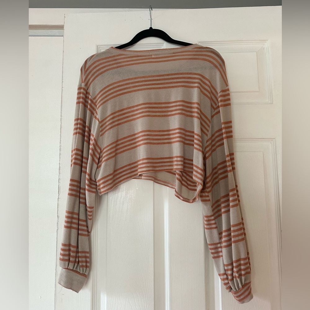 Long sleeve comfortable cropped stripped shirt
